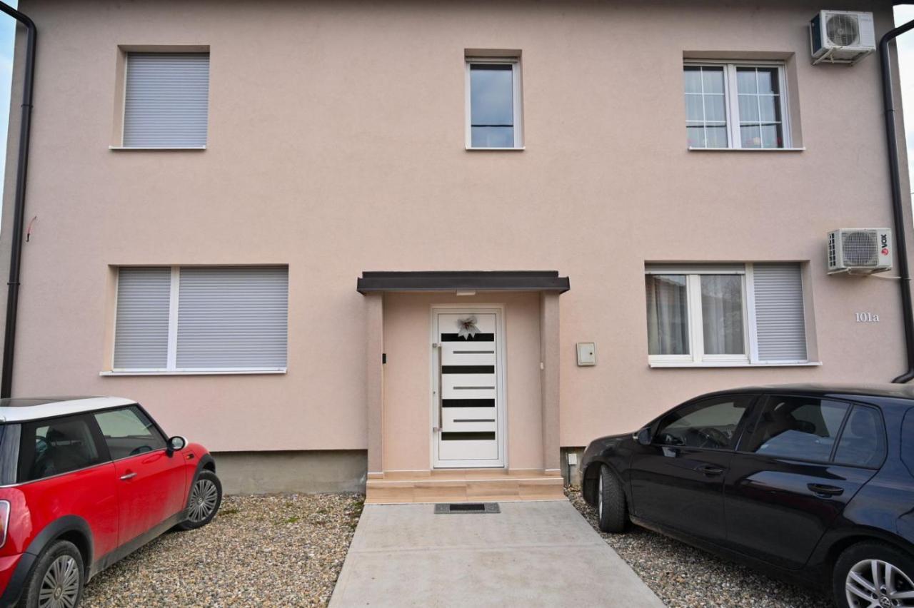 Studio Apartmani Emili Apartman Br 2 Bijeljina Eksteriør bilde